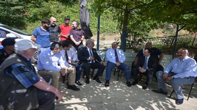 Trabzon Valisi Araklı Türkeli mahallesini ziyaret etti