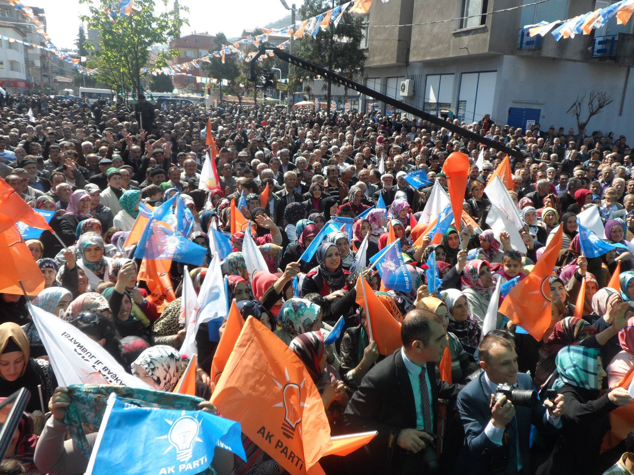 AKparti Araklı da Finali Yaptı