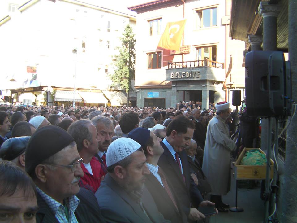 Araklı yı Birleştiren Cenaze