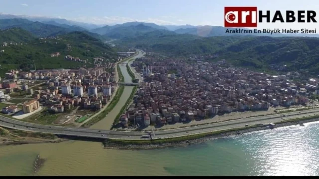 Araklı'da Balkondan Düşen Çocuktan Acı Haber Geldi