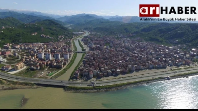 Araklı'da Şok Çocuk 2 Kattan Düştü