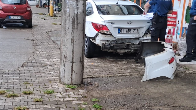 Araklı'ta Trafik Magandası Çarpıp Kaçtı, Öğrenciler Kıl Payı Kurtardı