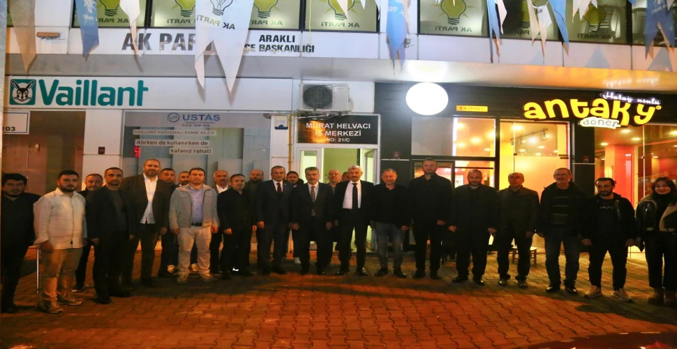 Ak Parti Yönetimi Araklı'da İlk Toplantısını Yaptı