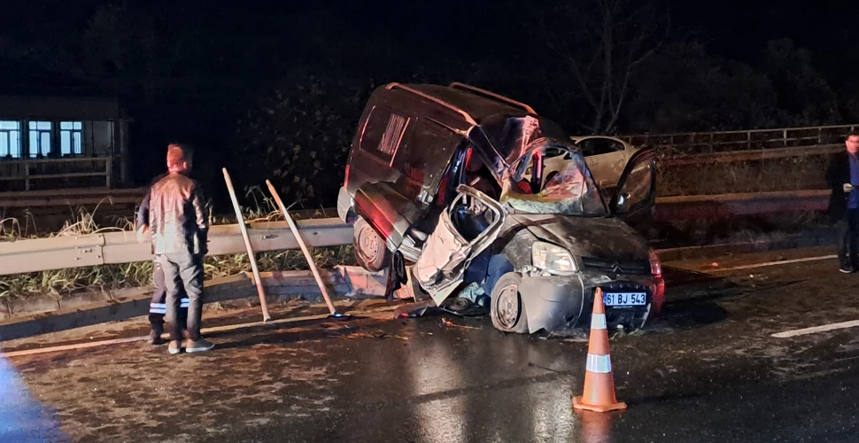 Son Dakika: Araklı Samayer'de Trafik Kazası 6 Araç birbirine girdi