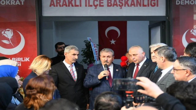 Büyük Birlik Partisi Genel Başkanı Desteci Araklı'ya Geldi