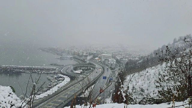 Araklı Beyaza Büründü