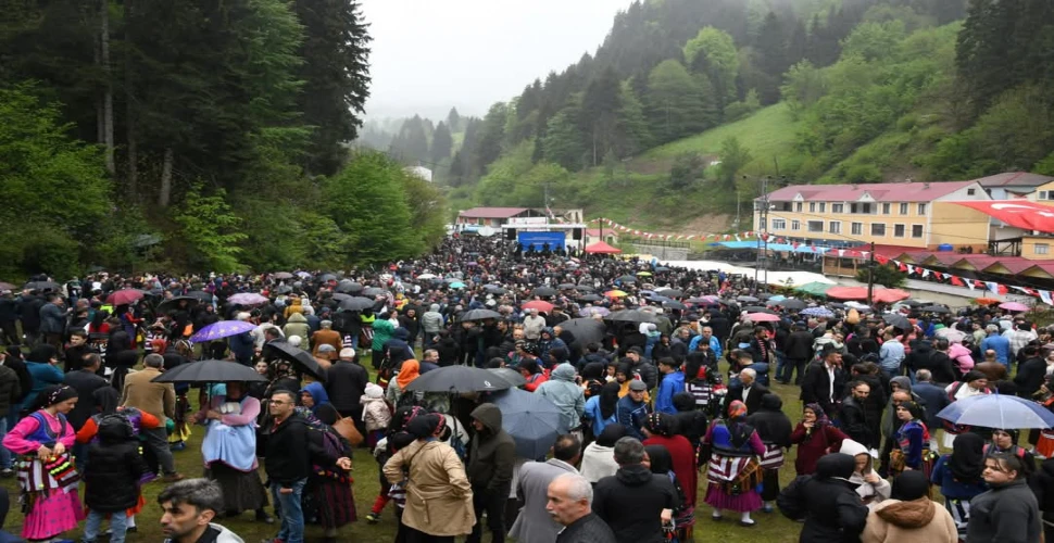Trabzon'un kalbi Şalpazarı'nda Attı