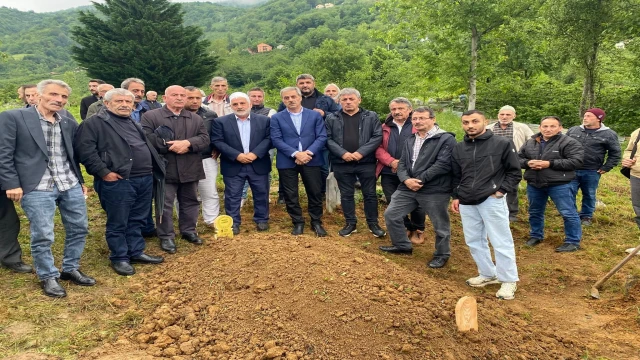 Sakarya Büyükşehir belediye Başkanı Yusuf Alemdar Araklı'da Cenazeye Katıldı