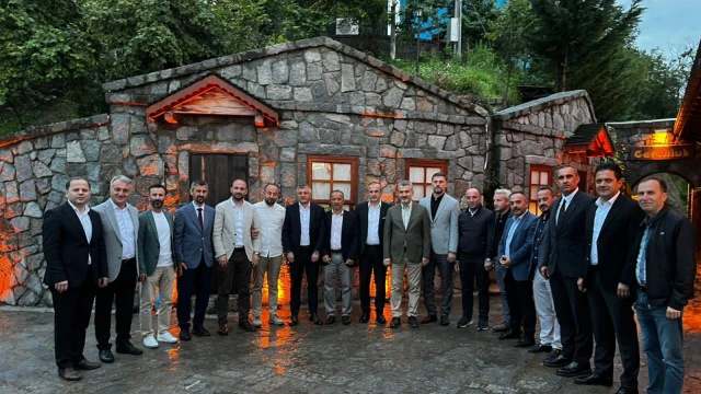AK Parti İl Başkanı Sezgin Mumcu’dan Araklı’ya İlçe Başkanları Çıkarması!