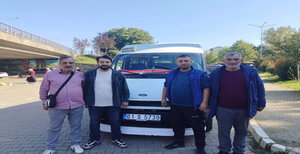 Araklı'da Öğrencileri Ücretsiz Okula Taşıyor