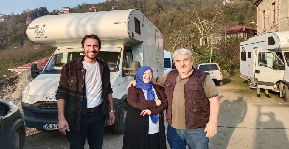 Araklı'nın Özel Evlatlarından "Taşacak Bu Deniz" Setine Anlamlı Ziyaret