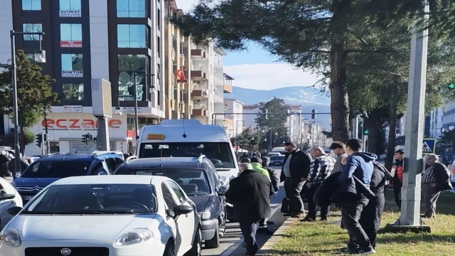 Araklı Merkezde Zincirleme Trafik Kazası