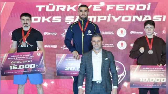 Araklılı Yunus Emre Taşkın, Boksta Türkiye İkincisi Oldu
