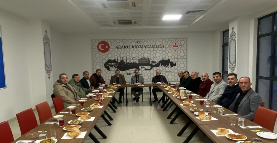 Araklı Kaymakamı iftarda Gazetecilerle Buluştu