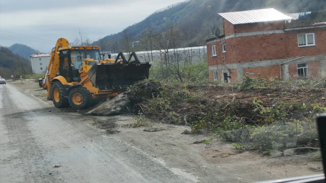 Araklı Küçükdere’de Beklenen Kaldırım Çalışması Başladı