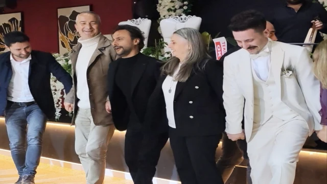 Araklı’da Horon Coşkusu: Sanatçı Gezep ile Milletvekili Aynı Halkada