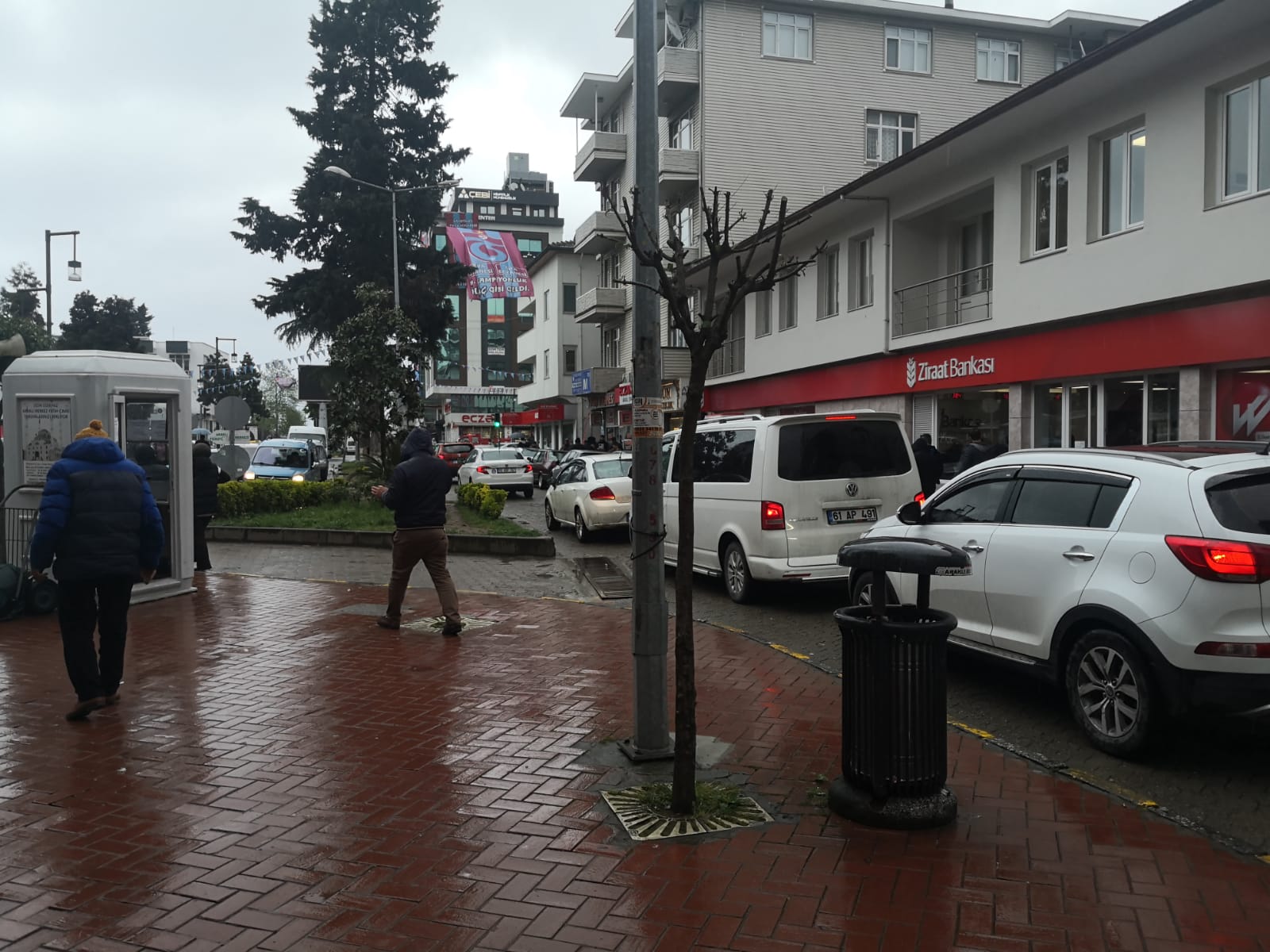 Araklı Çıkmaz sokak, Hüsranı yaşıyor