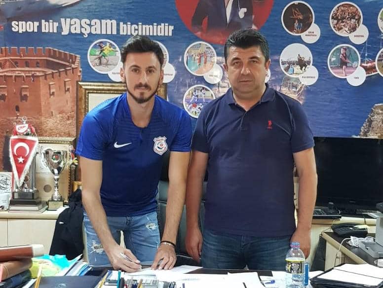 Araklılı Yıldız Futbolcunun Yeni Takımı Belli Oldu