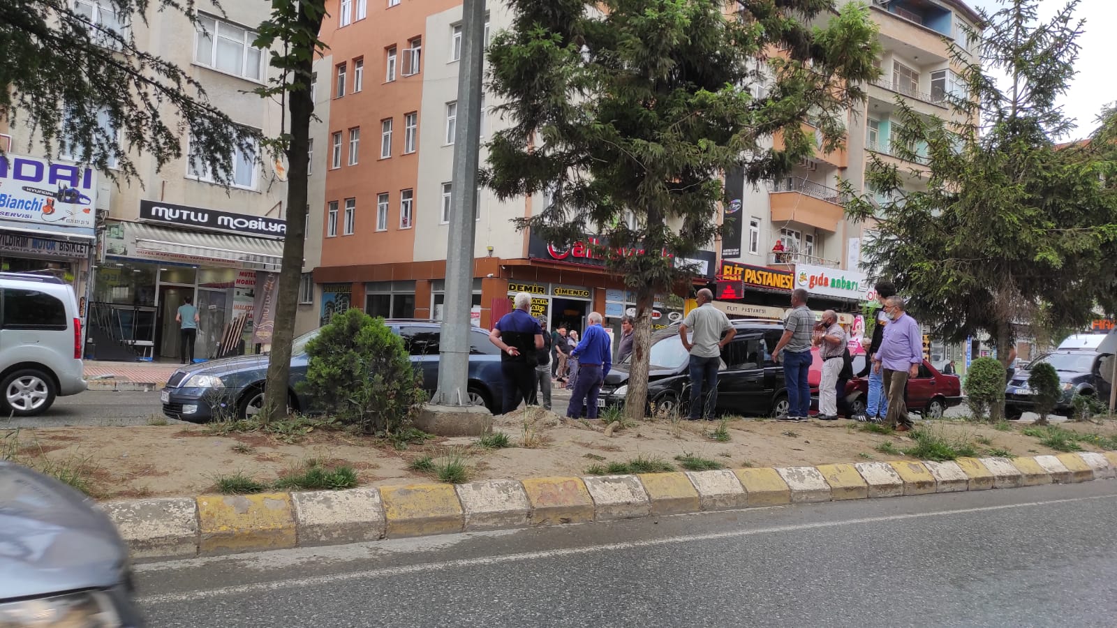 Araklı'da Zincirleme Trafik Kazası