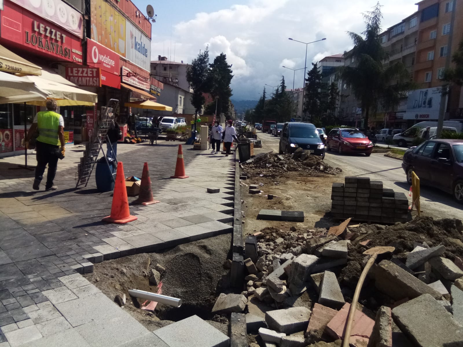 Araklı Trabzon Caddesinde Neler oluyor böyle