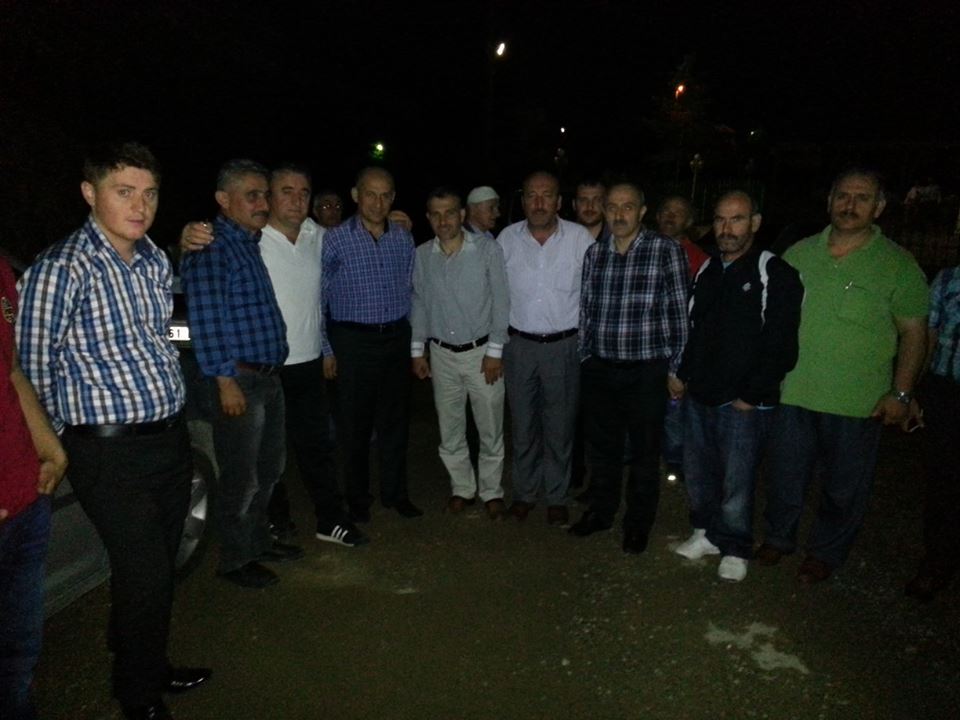 AKP PARTİ HALKLA KUCAKLAŞIYOR