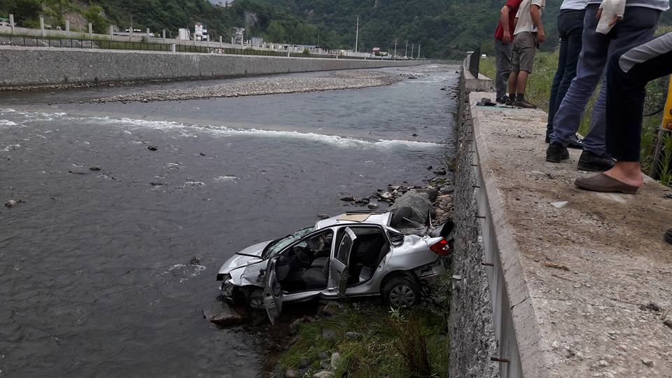 Araklı Karadere Yolunda Trafik Kazası