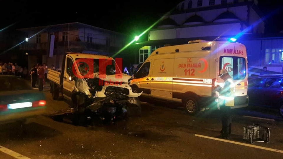 Araklı Yalıboyunda Trafik Kazası...1 ölü 2 Yaralı 