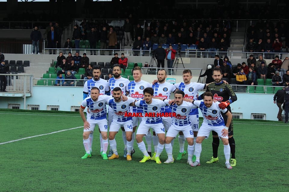 Araklı ve Zoğnosspor\'a Iğdır Darbesi