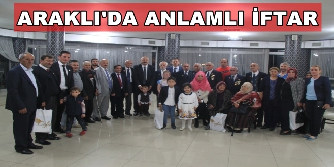 Araklı\'da Anlamlı İftar Yemeği