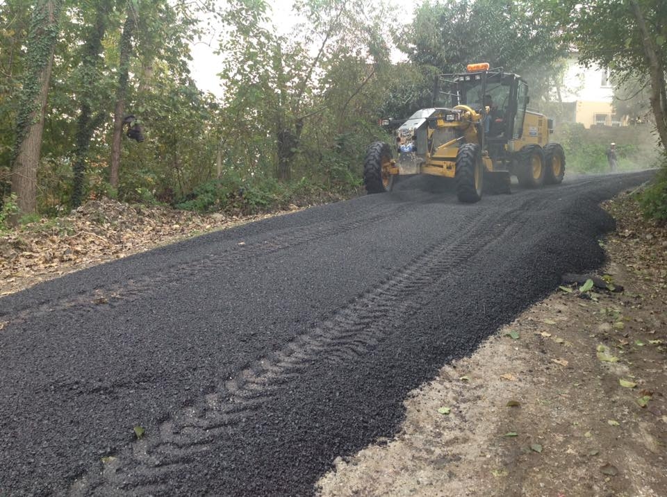 Araklı’da Asfalt ve Parke Çalışmaları Sürüyor