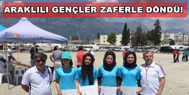 Araklılı Gençler Antalya\'dan zaferle döndü 