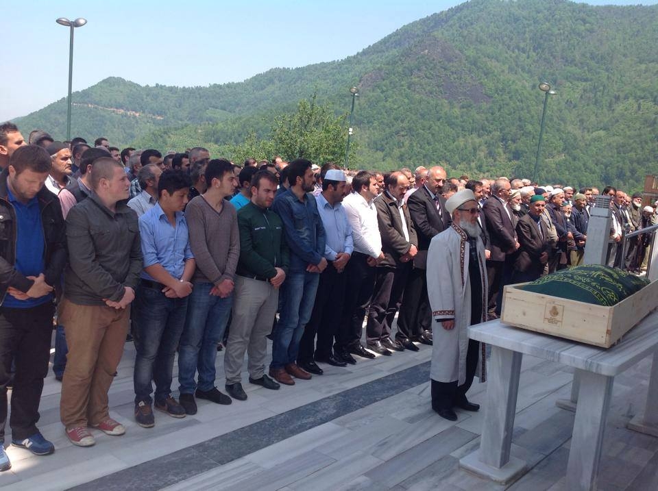 GÖZ YAŞLARI ARASINDA TOPRAĞA VERİLDİ