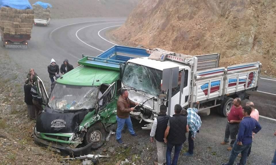 Karadere Yolunda Korkutan Kaza Beş Yaralı