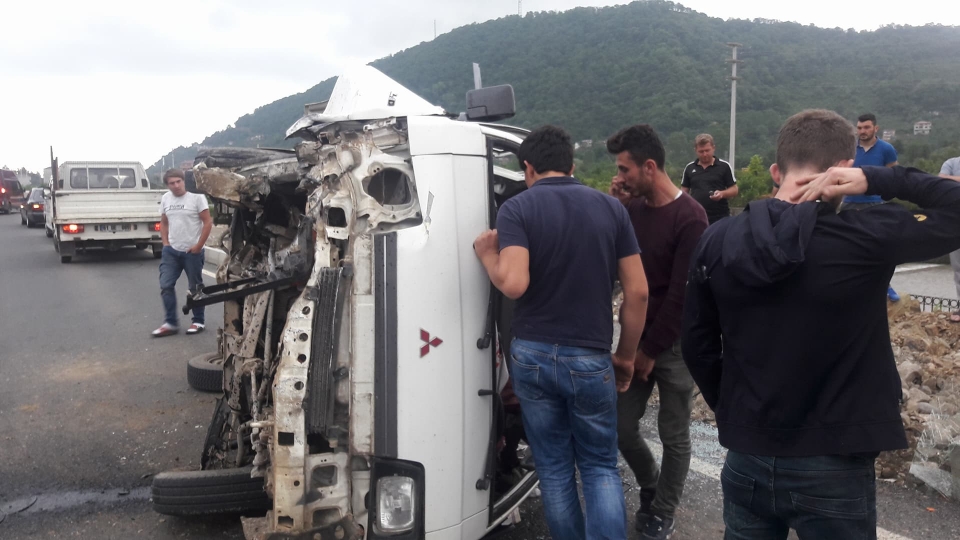 Son Dakika Araklı Karadere Yolunda Trafik Kazası Video Haber