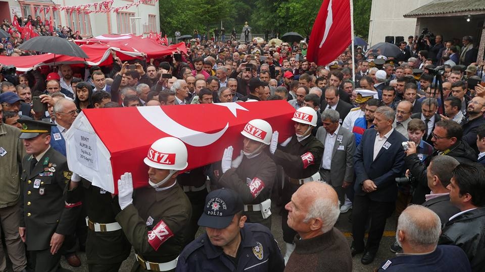 Trabzon Şehidini Uğurladı