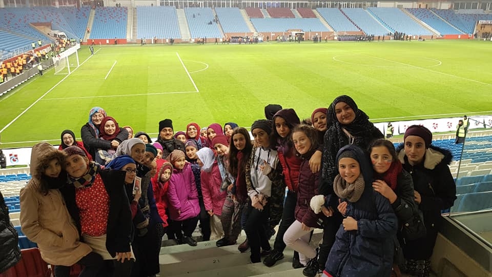 Trabzonspor Araklıyı Unutmadı Tam 300 Öğrenci