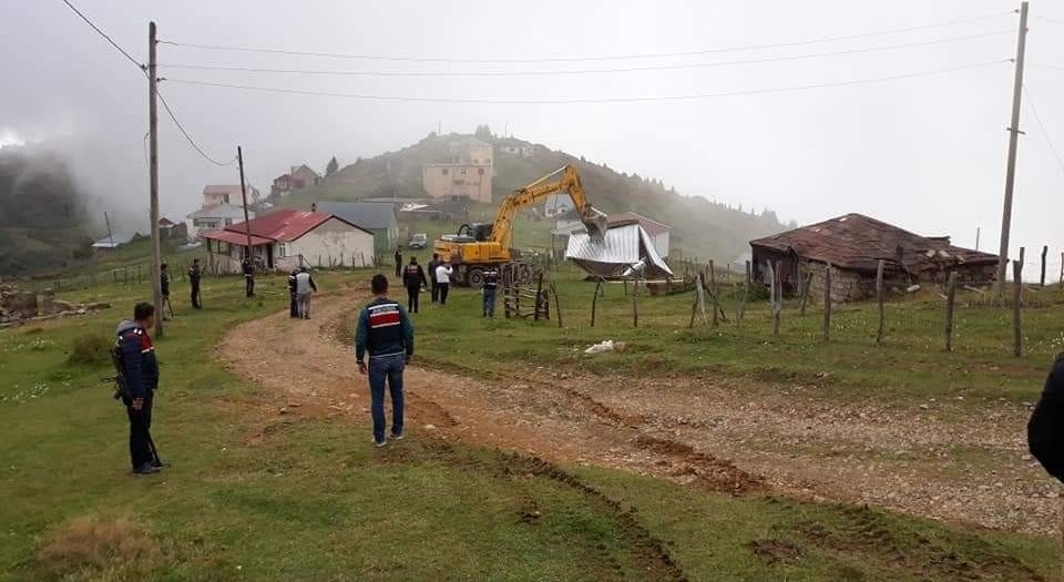 Yaylalardaki Yıkımlar Devam Ediyor