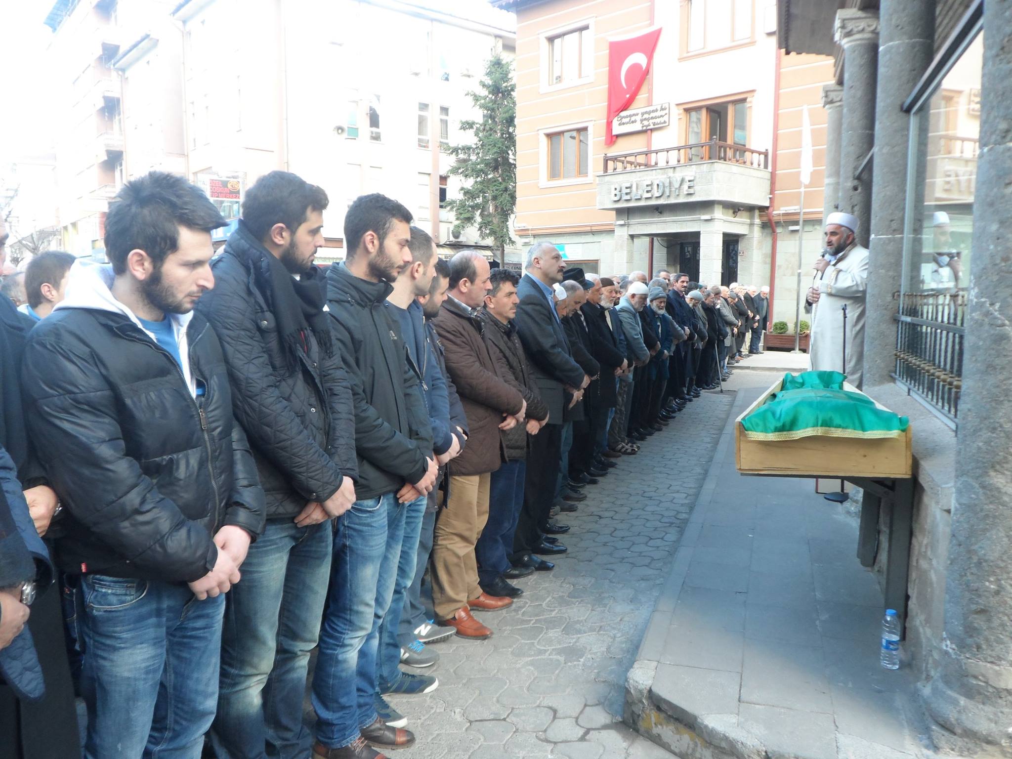 Araklı yı Buluşturan Cenaze