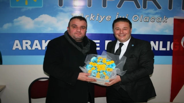 İYİ Parti Trabzon İl Başkan Adayı  Küçükibrahimoğlu Araklı'yı ziyaret etti
