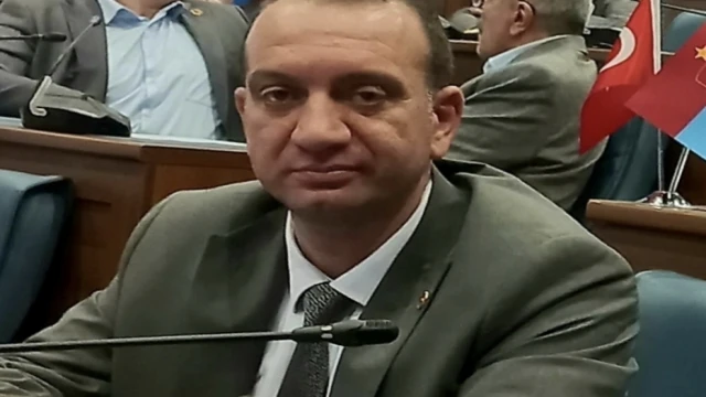 Karadere Yolu Otobüs Seferleri İçin Çok Emek Verdi: Ömer Erbay'dan Açıklama