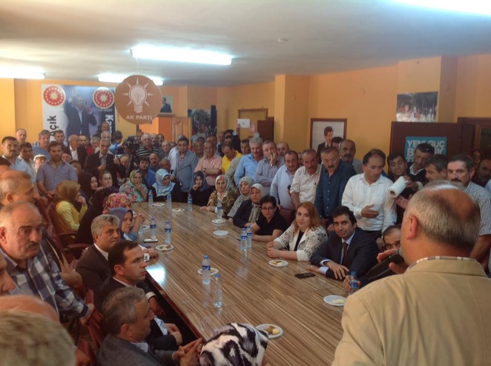 AKPARTİ  ARAKLI'YA ÇIKARMA YAPTI