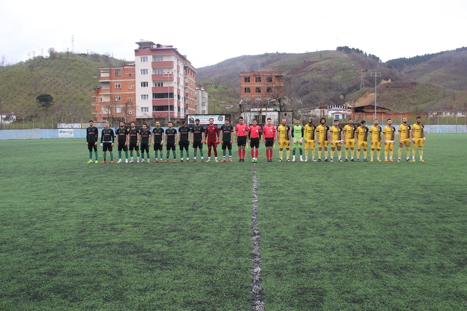 Araklı 1961 Spor Pes Etmiyor Arhavispor'a Şans Tanımadı