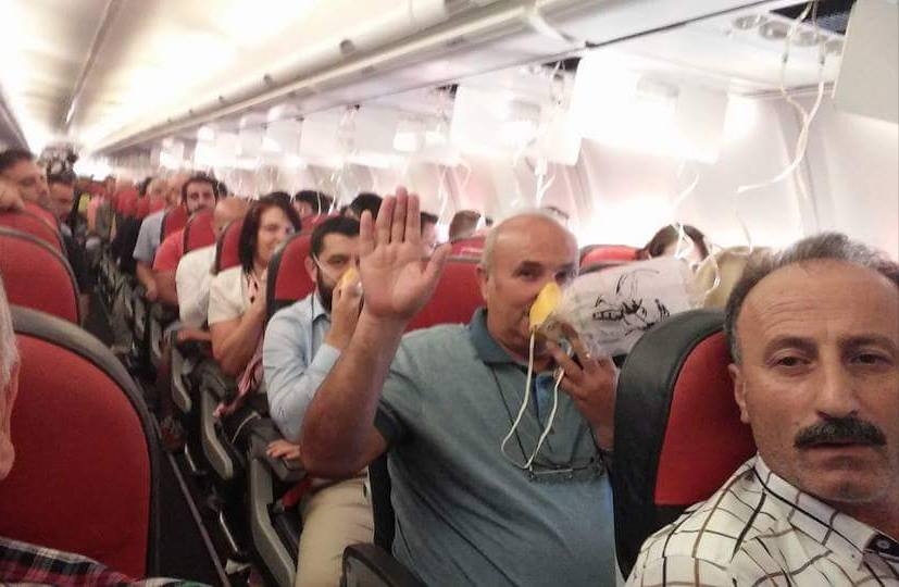 Araklı Belediye Başkanının İçinde Bulunduğu Uçak'da Büyük Panik