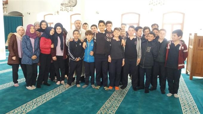 Araklı'da Öğrenciler Camileri Ziyaret Etti