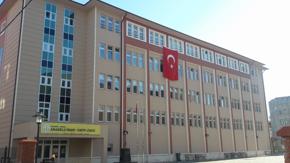 Araklı'nın en Yeni Okulu Durumu İçler Acısı
