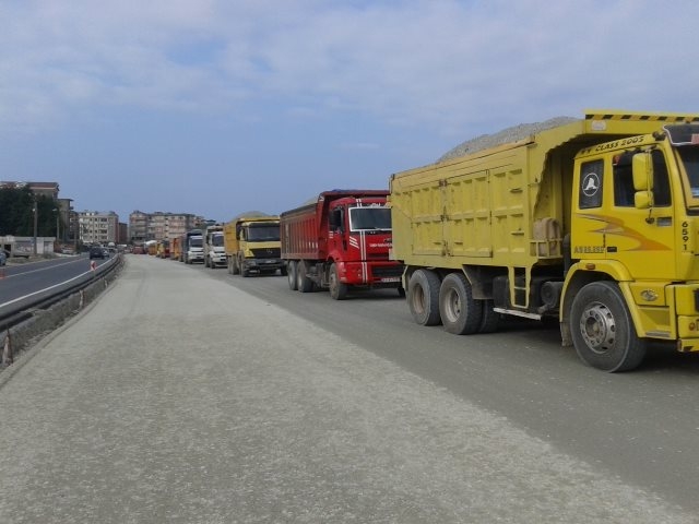 ARAKLI KARADERE YOLUN'DA NELER OLUYOR