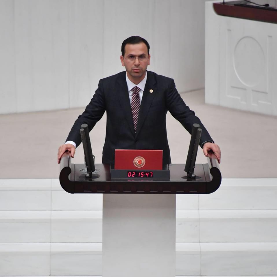 Trabzon Millet Vekili Salih Cora HDP'li Vekile Yumruk Attı Video Haber