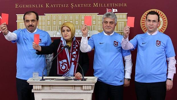 Trabzonlu Vekiller'den Kırmızı Kart