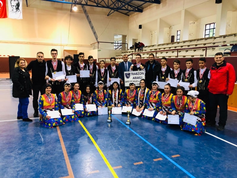 Trabzon'un en Büyüğü Araklı Saffet Çebi Lisesi Video Haber