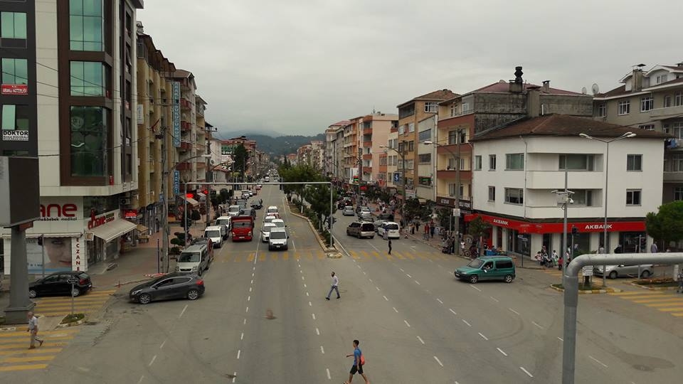  Zabıta Ekiplerince Araklı'da Sıkı Denetim